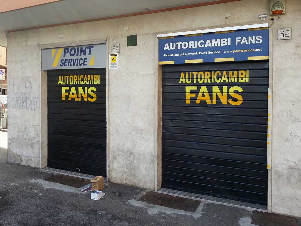 Decorazione serranda Autoricambi Fans, spray acrilico, Roma