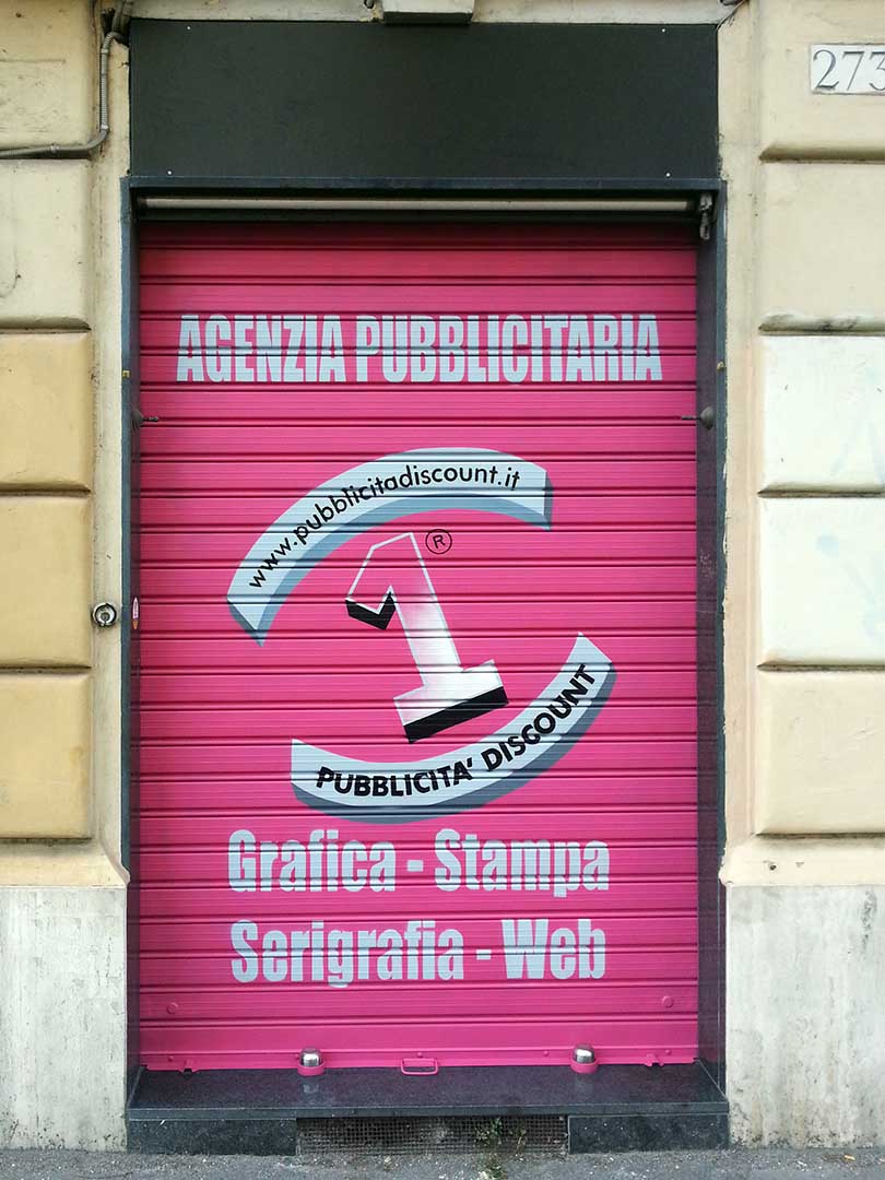 Decorazione serranda Pubblicità Discount, spray acrilico, Roma